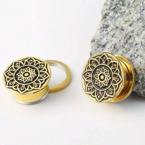 🔘 14mm -18k over 316 Surgical Steel Ear Plugs/stretcher Flower Design NWT - Picture 5 of 9